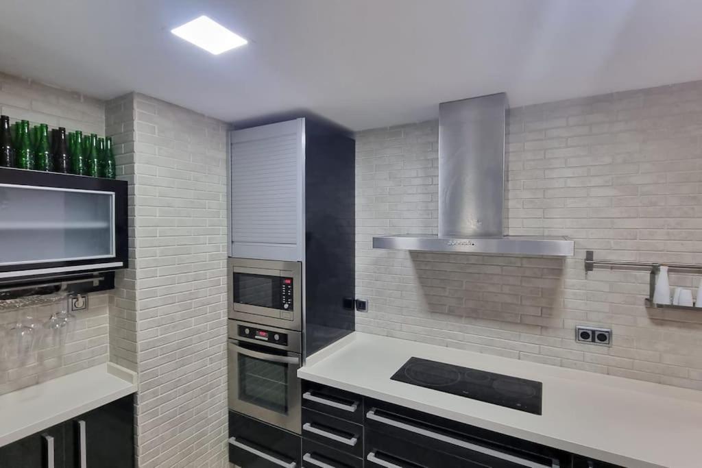 Piso Centrico Y Tranquilo Apartment เฮน ภายนอก รูปภาพ